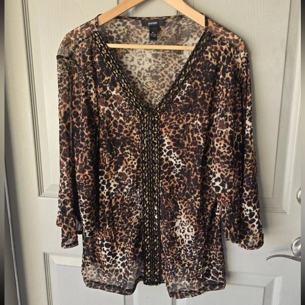 Alfani Women Blouse Size XL Animal Print Embroidery Flare 3/4 Sleeve Y2k Neutral